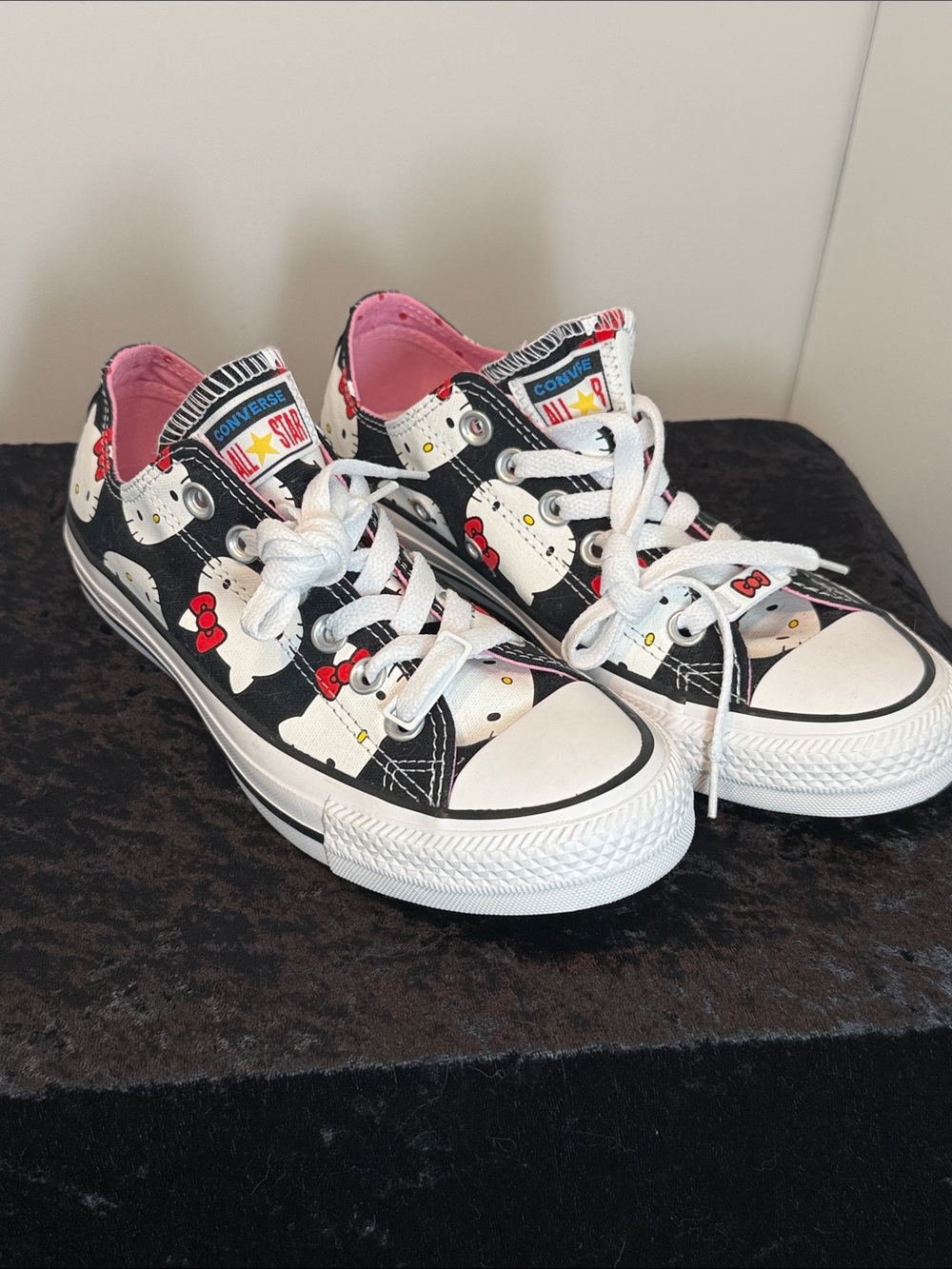 Hello Kitty Converse